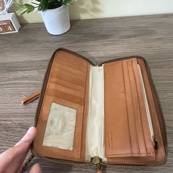 Lucky Brand leather wallet - Picture 6 of 7